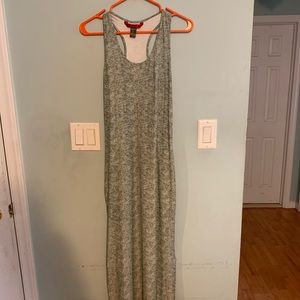 Maxi dress with slit on side
